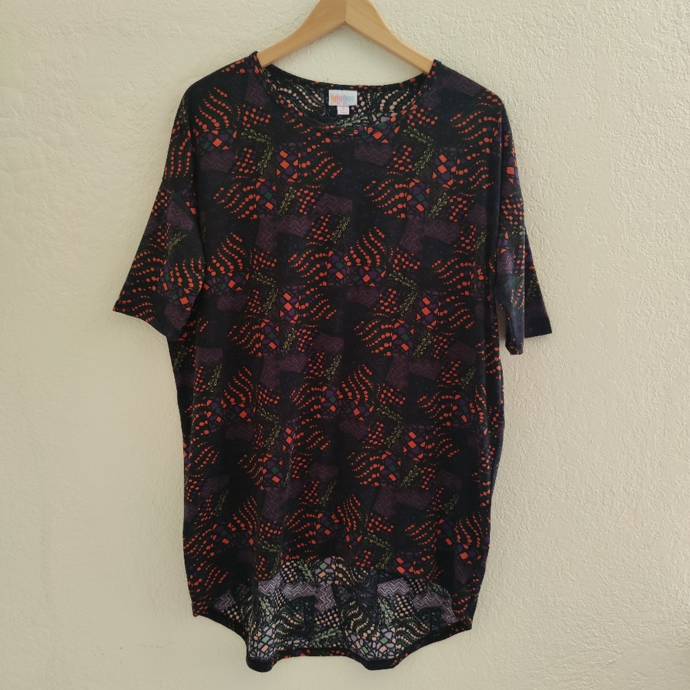 Lularoe 💜 Irma Tunic Drop Shoulder Geo Stretch‎
